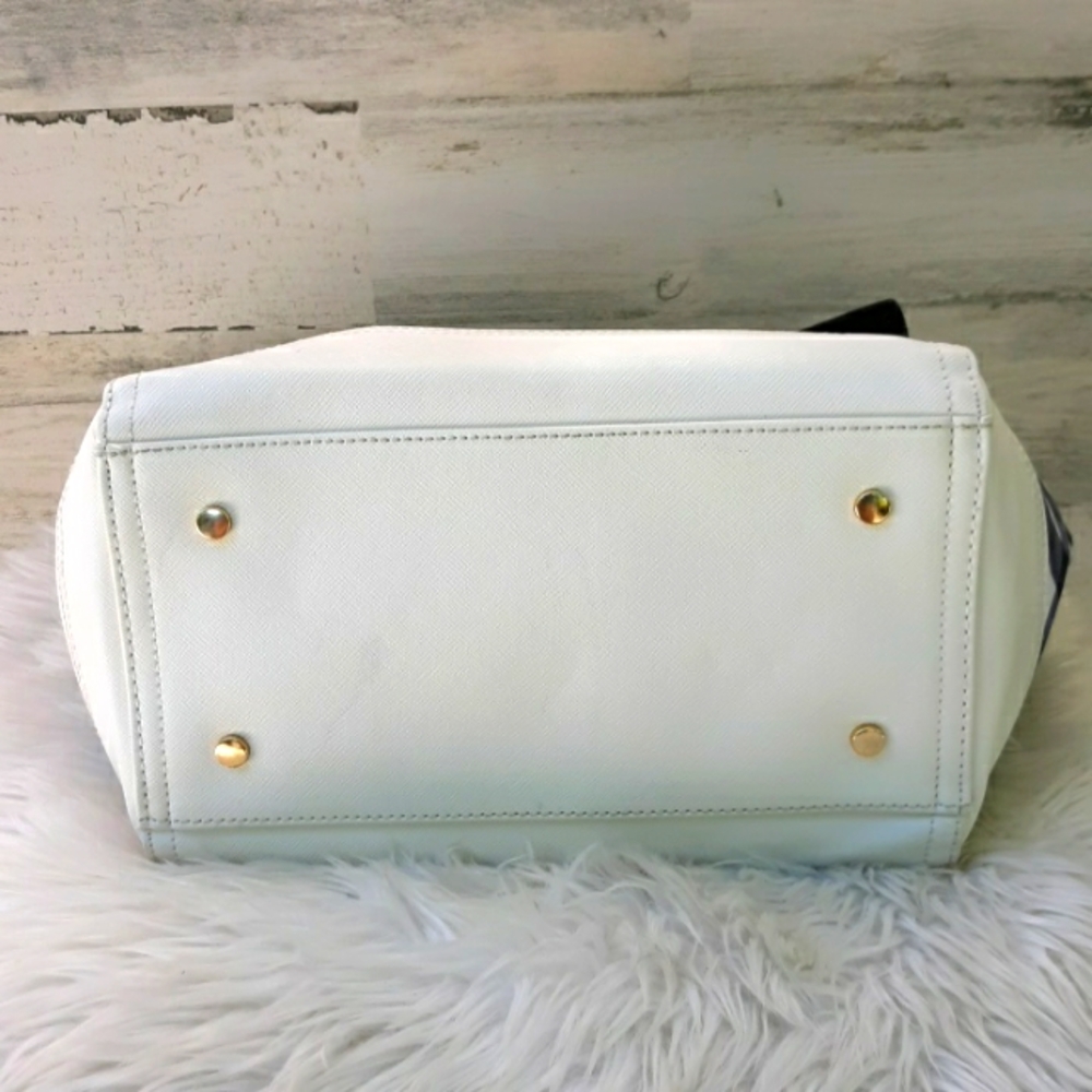 EUC CARLOS BY CARLOS SANTANA BAG - Picture 6 of 12